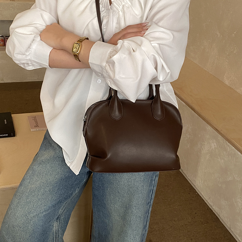 MOODS Vintage Top-handle Bags  - đánh giá và giá Interior Design Trends 2026