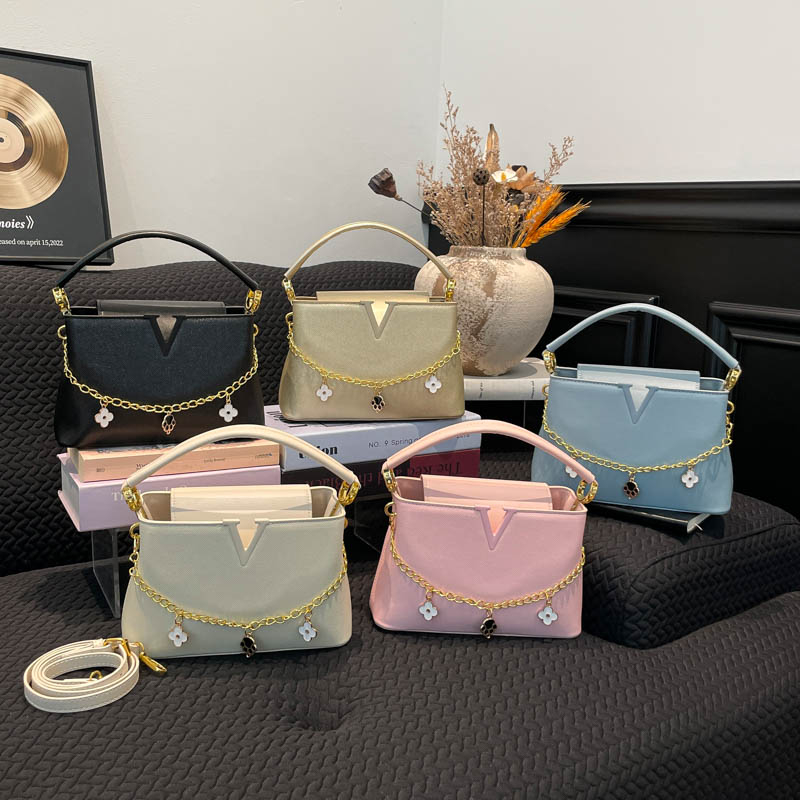 Classic Pu Leather Lady Should - đánh giá và giá Interior Design Trends 2026